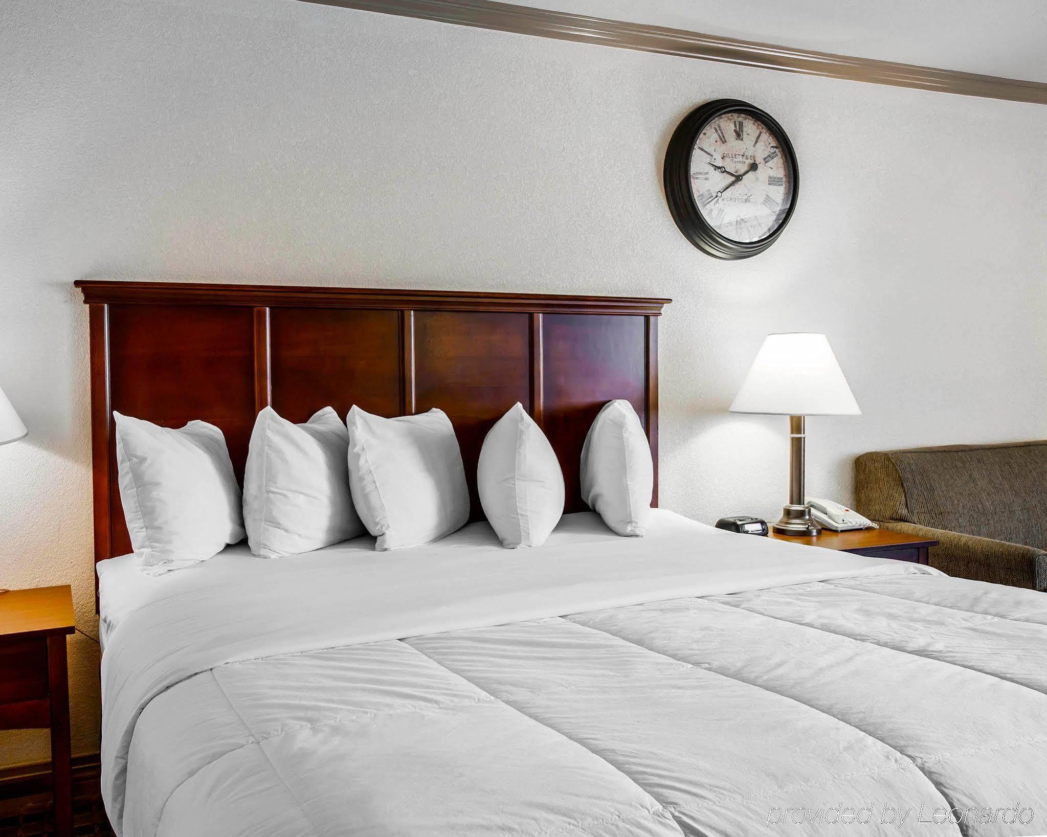 מלון Ramada By Wyndham Birmingham Airport מראה חיצוני תמונה