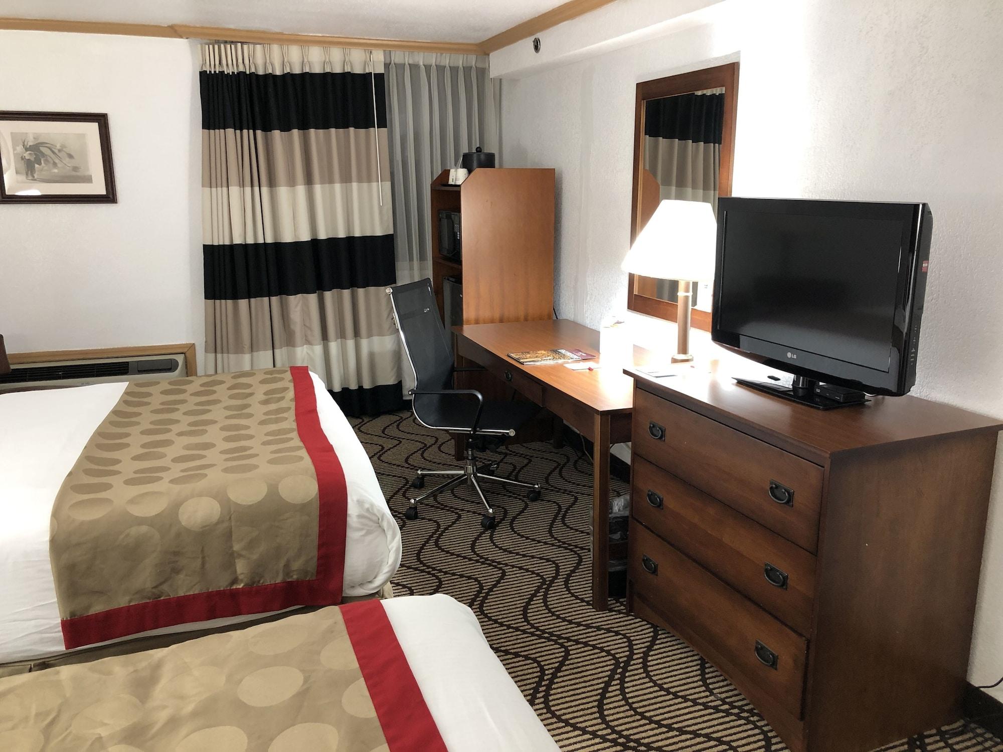 מלון Ramada By Wyndham Birmingham Airport מראה חיצוני תמונה