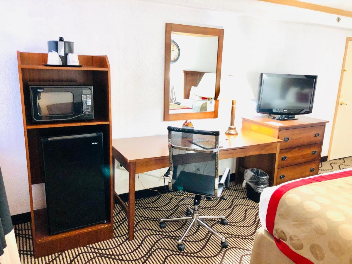 מלון Ramada By Wyndham Birmingham Airport מראה חיצוני תמונה